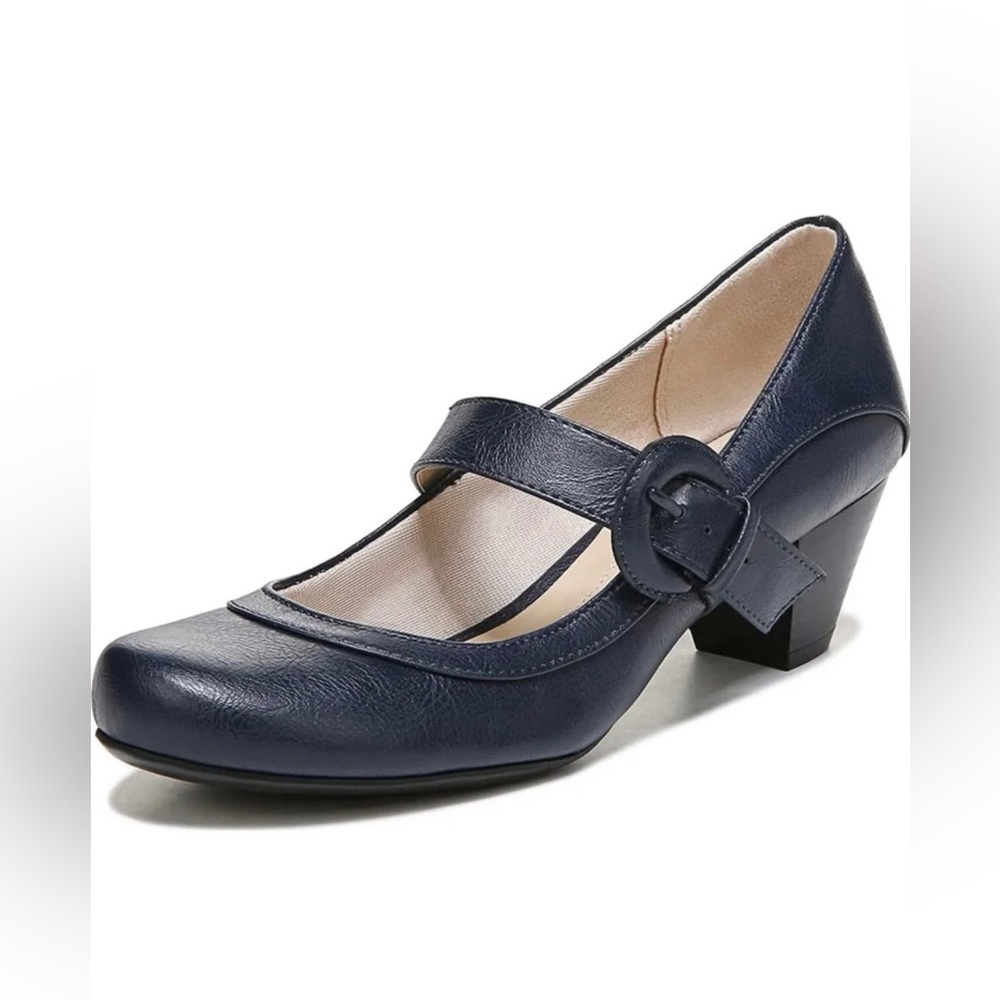 Navy Lifestride Rozz Mary Jane Pump Size 7.5W NWOT